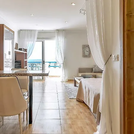 Studio On The Ocean Coast Apartamento